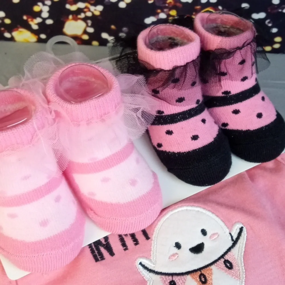 👻 Duck Duck Goose Halloween Pink and Black Baby Bib and Sock Set